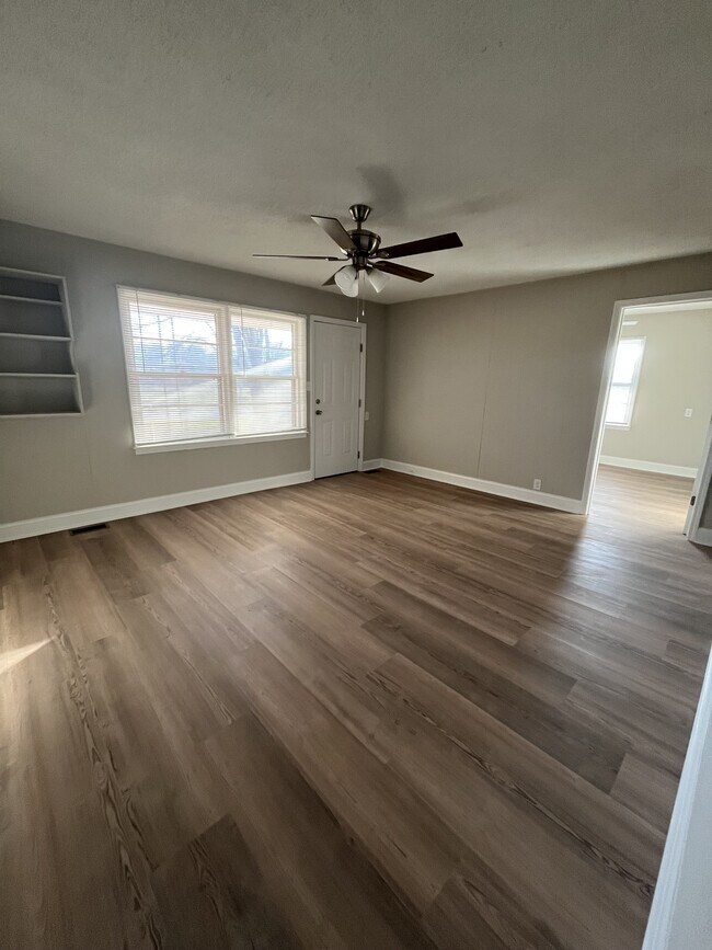 Foto del edificio - 4214 NC-182