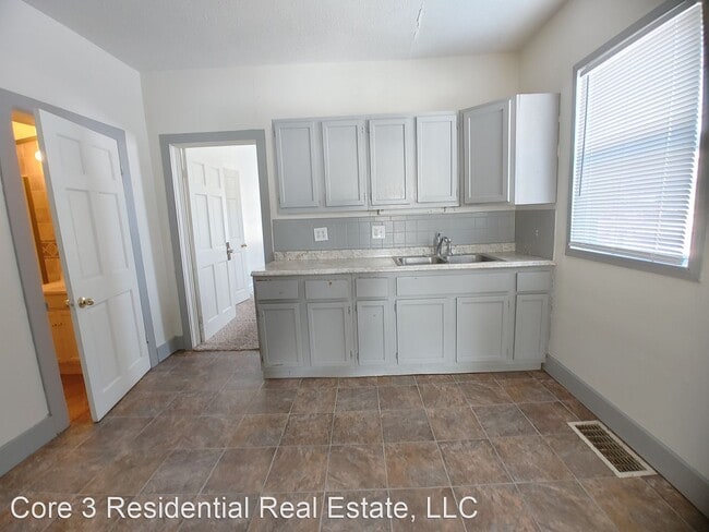Building Photo - 2 br, 1 bath House - 103 E. North Street