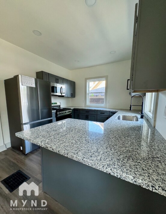 Building Photo - 1724 Woodlawn Ave