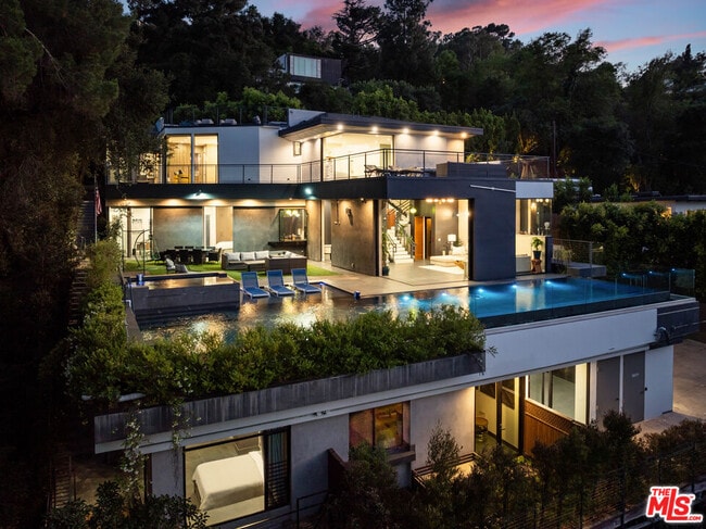 Foto del edificio - 3712 Broadlawn Dr