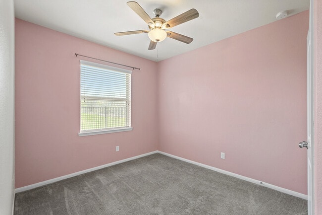 Building Photo - 6122 Emerald Shrs Ln