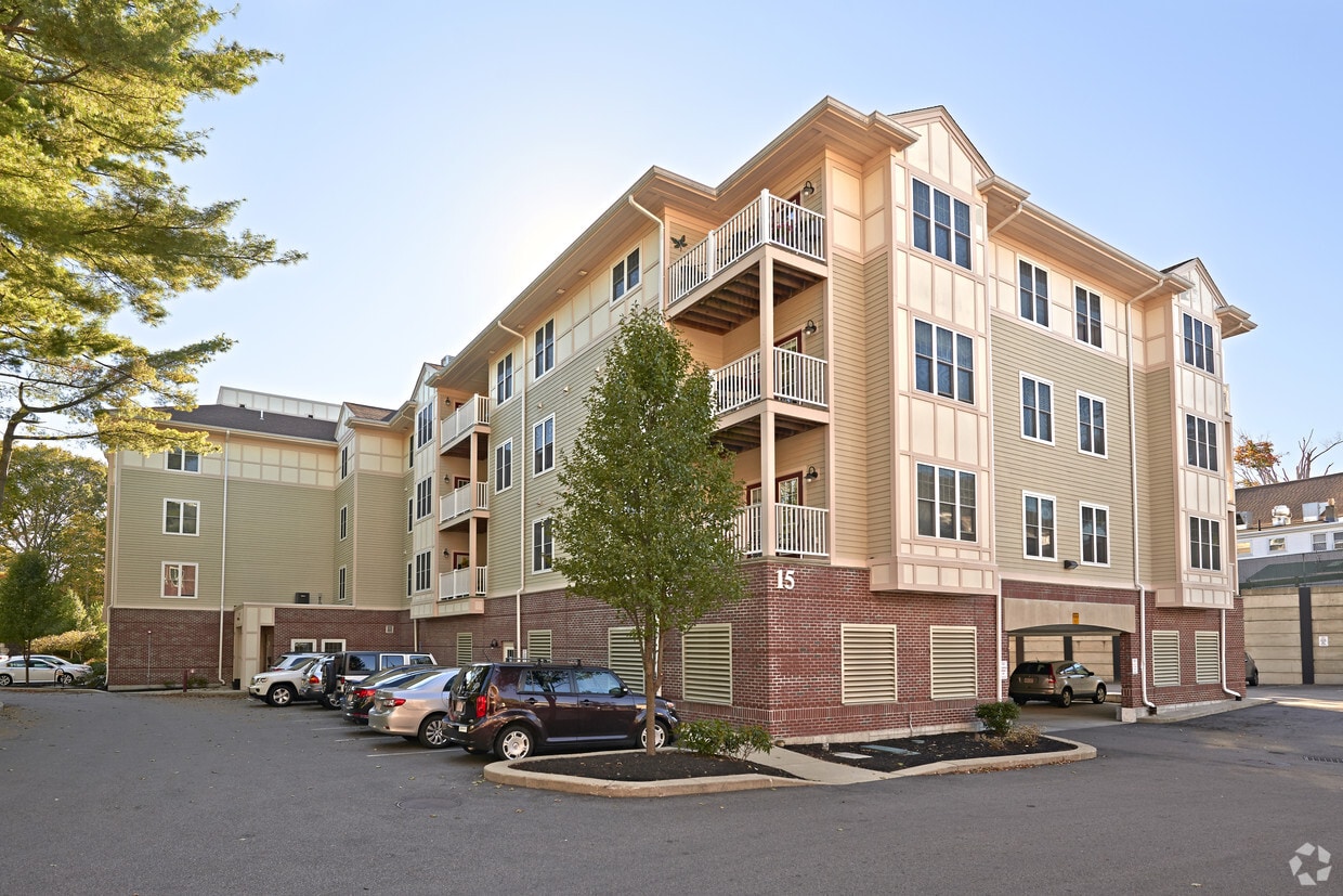 Franklin Center Commons Apartments in Franklin, MA