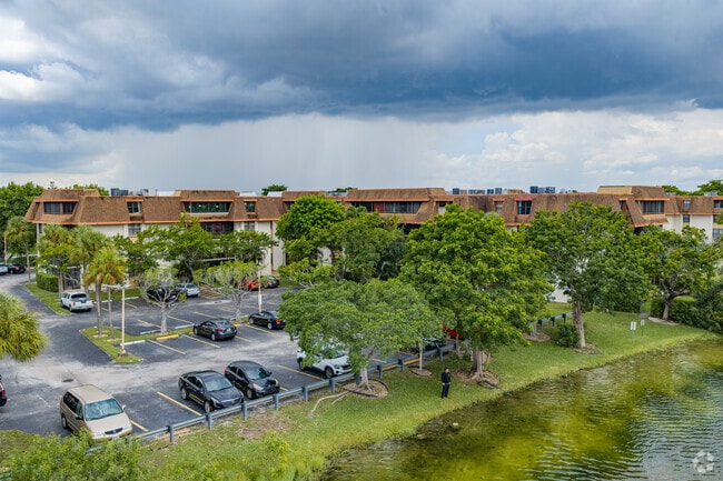 Cedar Glenn Condo Apartments