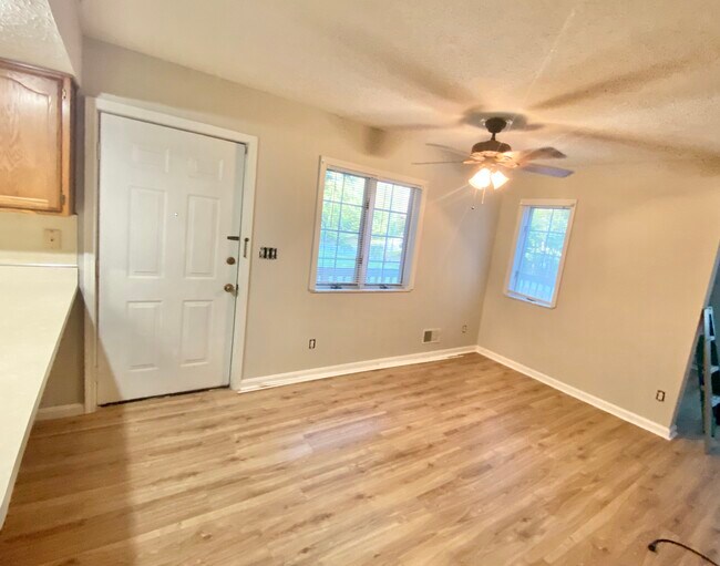 Foto del edificio - 4609 Brush College Rd