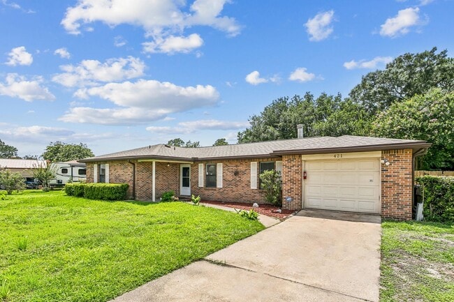 Building Photo - Minutes to NAS Pensacola & Corry Station – Convenient Coastal Living