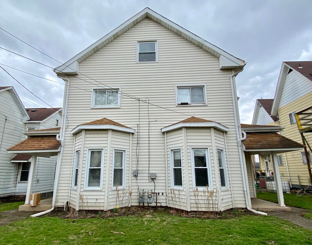 1/2 Duplex - 405 Johnson Ave