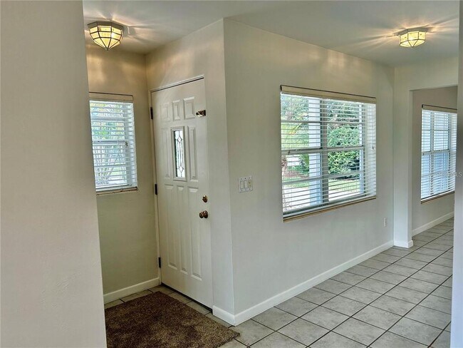 Building Photo - 502 Dunraven Dr