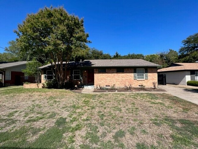 Building Photo - Wonderful home located in Dallas, TX
