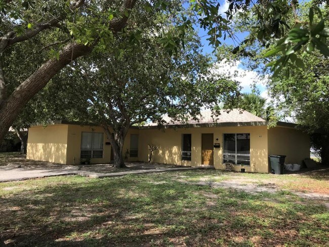Building Photo - 5164  Eadie Place, West Palm Beach, FL 33407