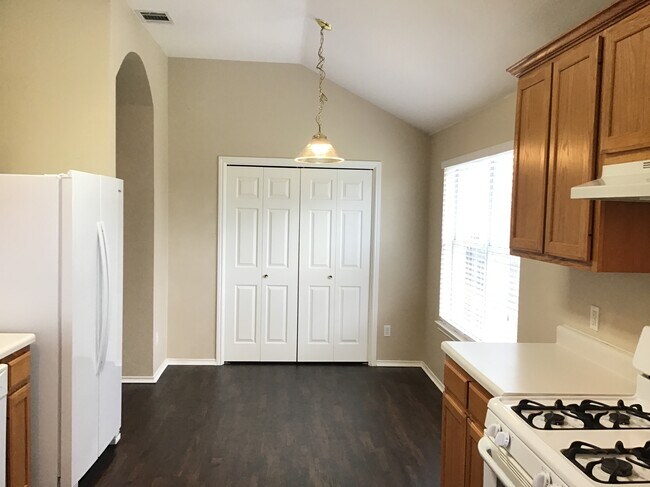 Building Photo - 1231 Liffey Dr