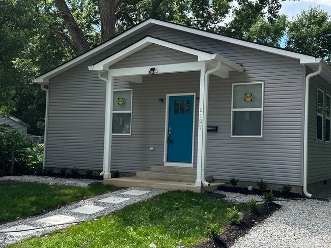Building Photo - 2127 Haines Ave