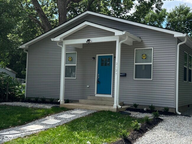 Foto del edificio - 2127 Haines Ave