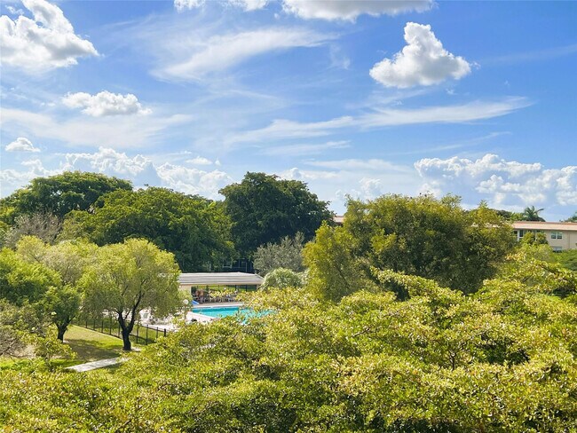 Building Photo - 1605 Abaco Dr