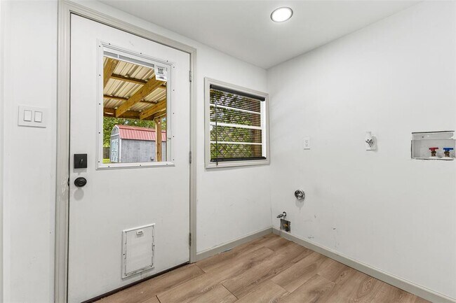 Foto del edificio - 4410 Jackson St
