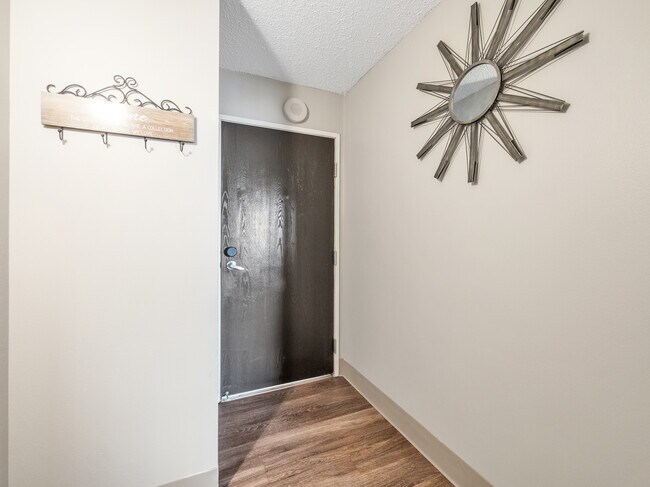 Building Photo - FUR Property Management Short Term Rentals
