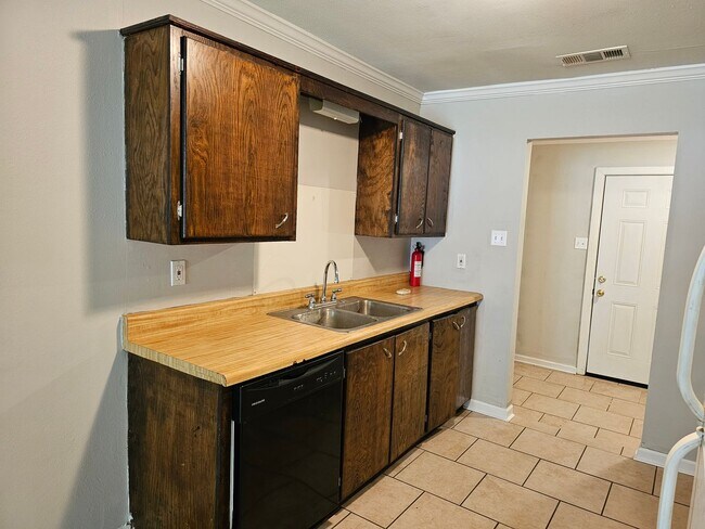 Building Photo - 23895 Leaning Oaks Dr