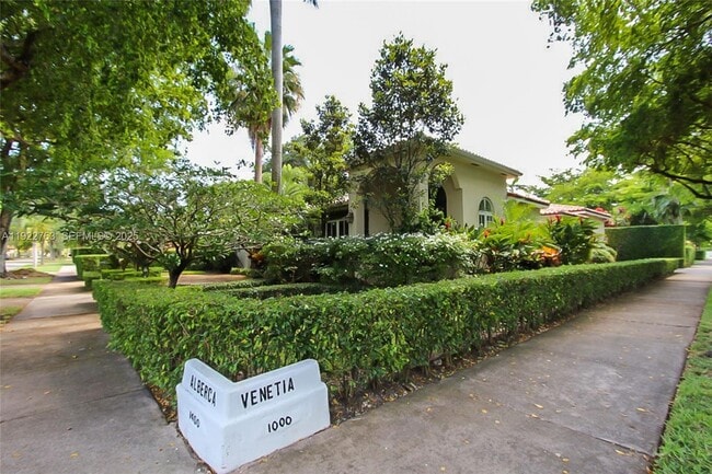 Foto del edificio - 1400 Alberca St