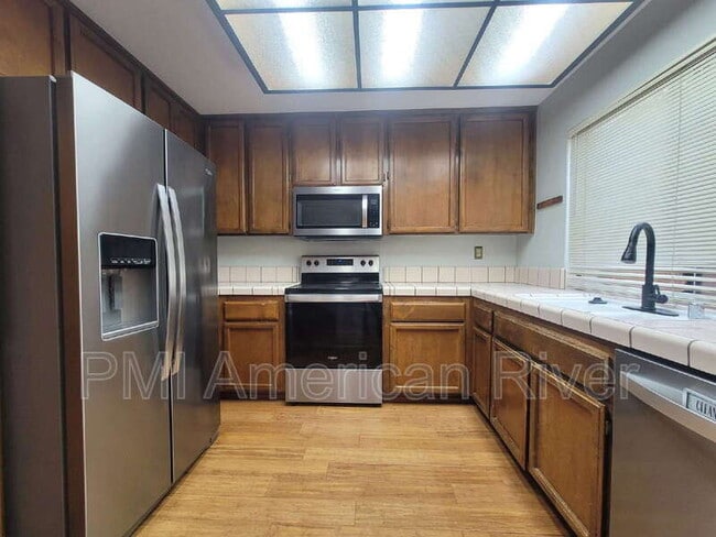 Building Photo - 284 River Run Cir