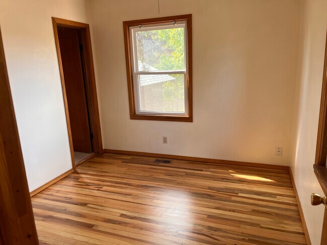 Building Photo - 305 Dewell Rd