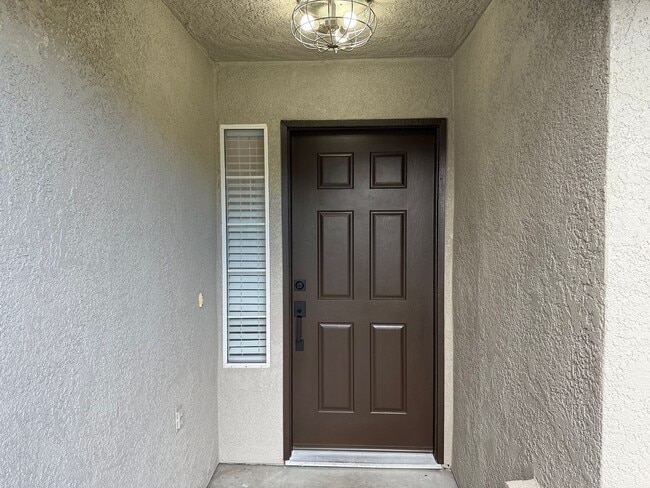 Building Photo - Newly updated single story 3 bedroom!