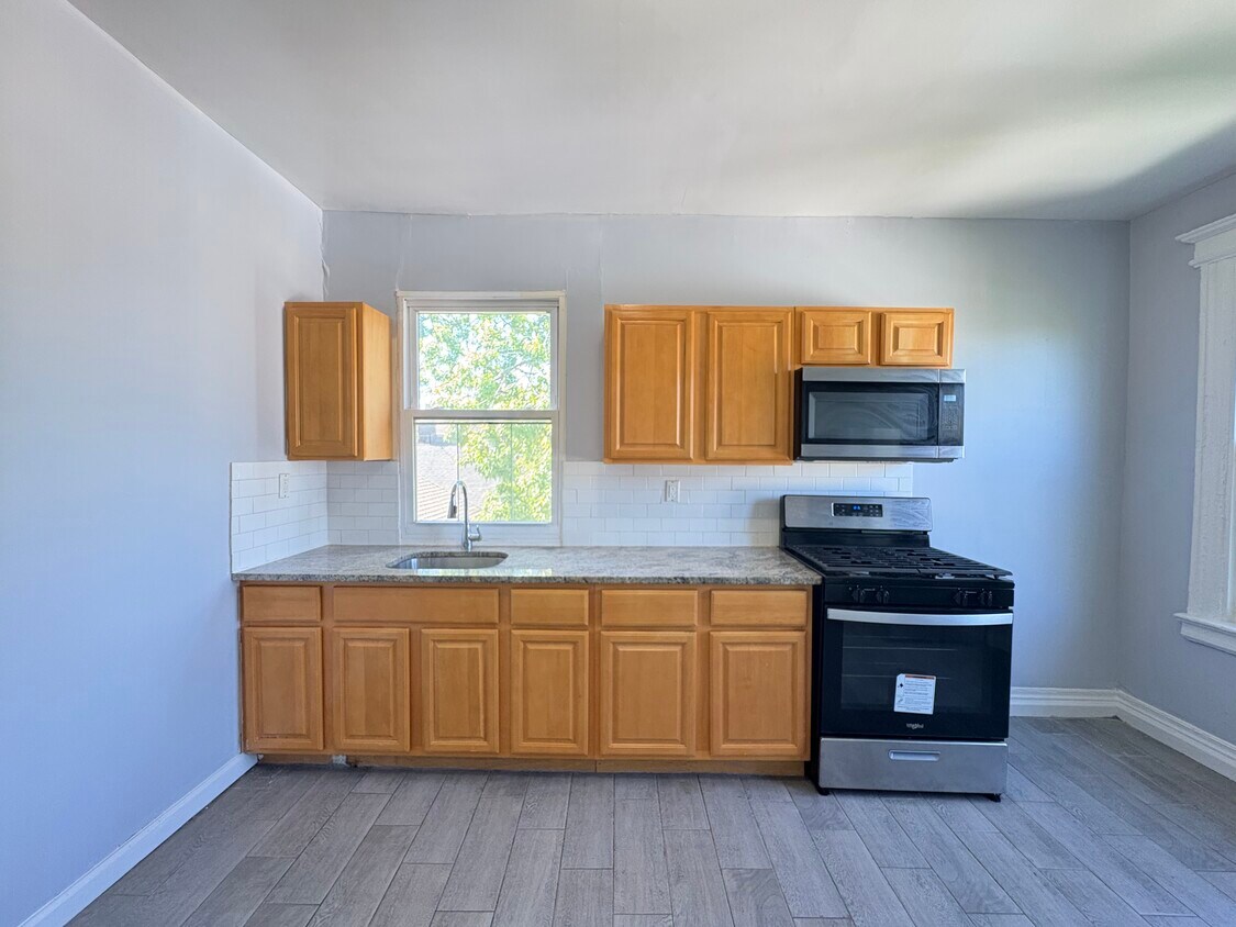 Foto principal - 99 Columbia Ave