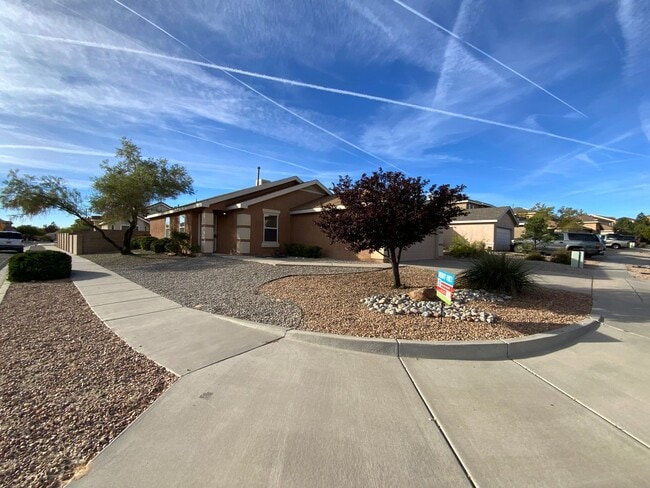 Foto del edificio - 4 Bedroom Single Story Home Available Near...