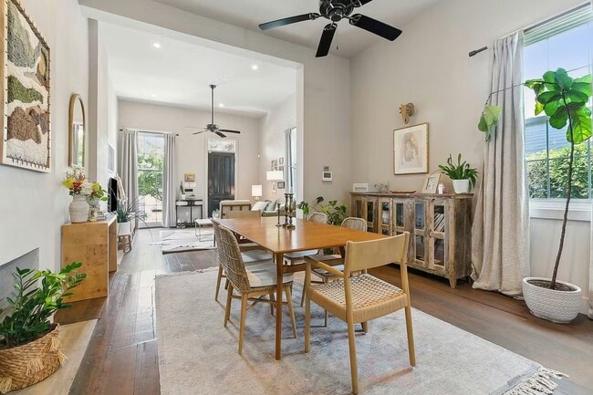 Building Photo - 719 Philip St