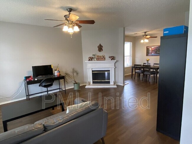 Foto del edificio - 2208 Wildwood Lane