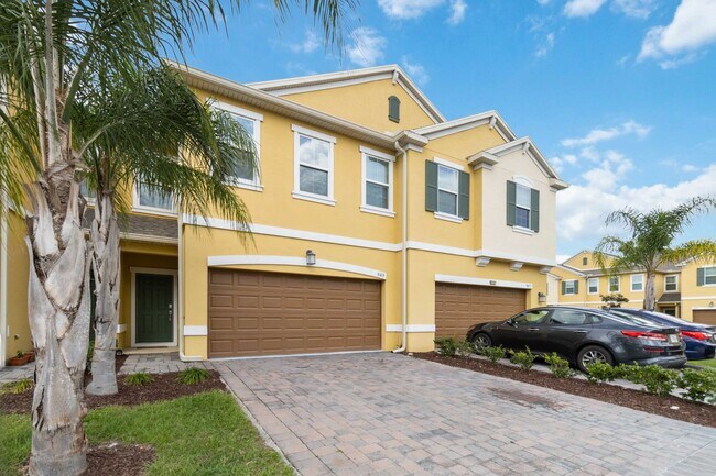 Building Photo - Beautiful Energy Efficient "Smart" 3/2.5 T...