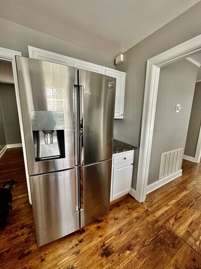 Foto del edificio - 1421 Ardee Ave