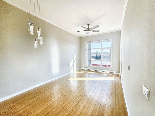 Foto del edificio - One Month Free - Spacious 2-Bed, 2-Bath Apartment in San Leandro