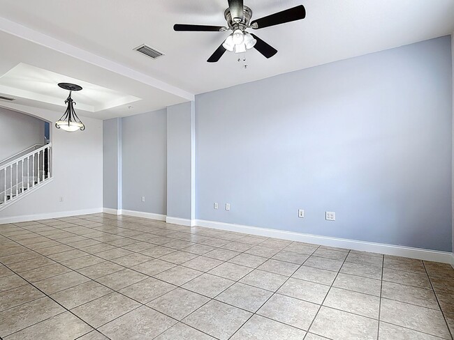 Building Photo - 2380 Bella Vista Dr