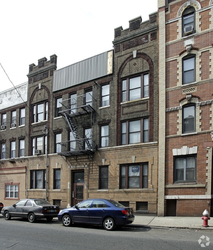 Foto del edificio - 325 Baldwin Ave