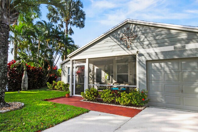Foto del edificio - 9165 Beverly Ct