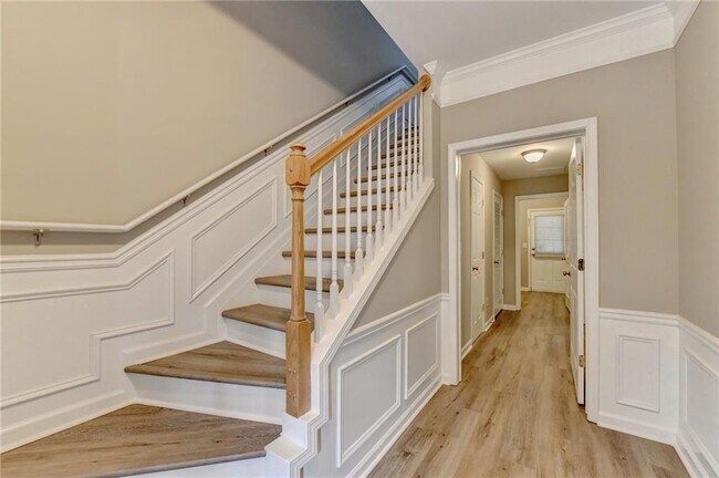 Building Photo - 4005 Edgecomb Dr