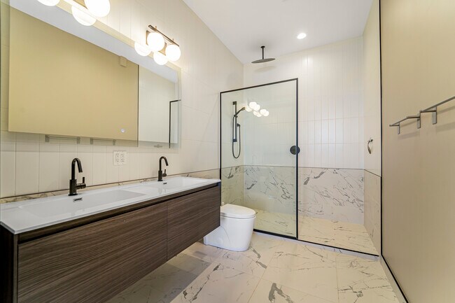 Foto del edificio - 522 N Western Ave