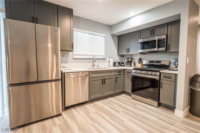 Building Photo - 3955 Savoy Ct