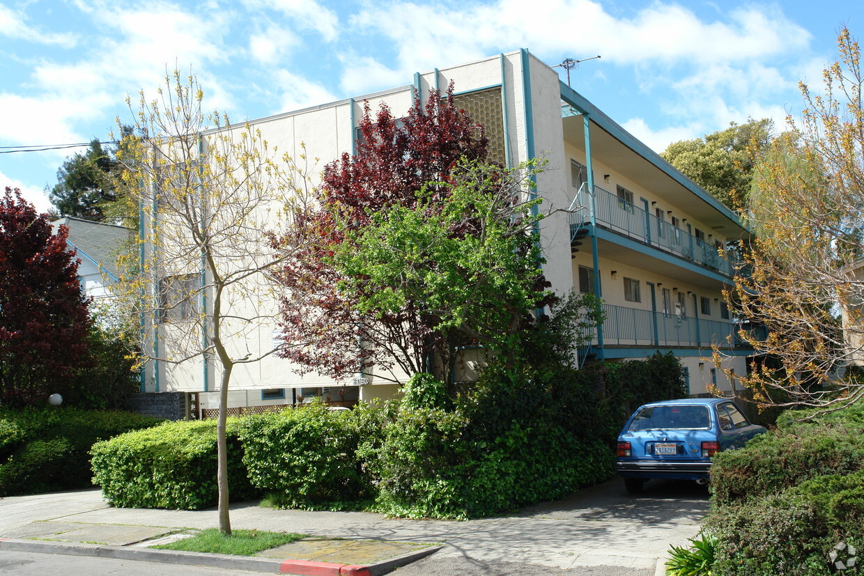 Primary Photo - 2120 Grant St