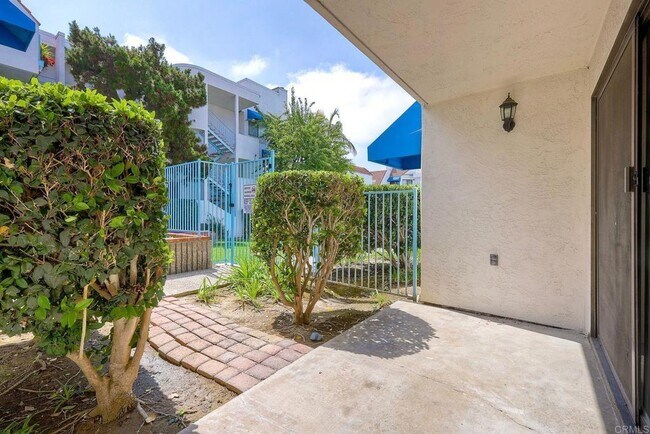 Foto del edificio - 8338 Regents Rd