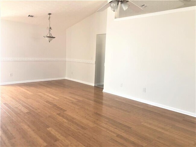 Building Photo - 1137 Yellow River Dr