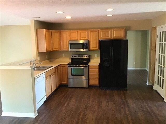 Building Photo - 7883 Laurel Ridge Drive