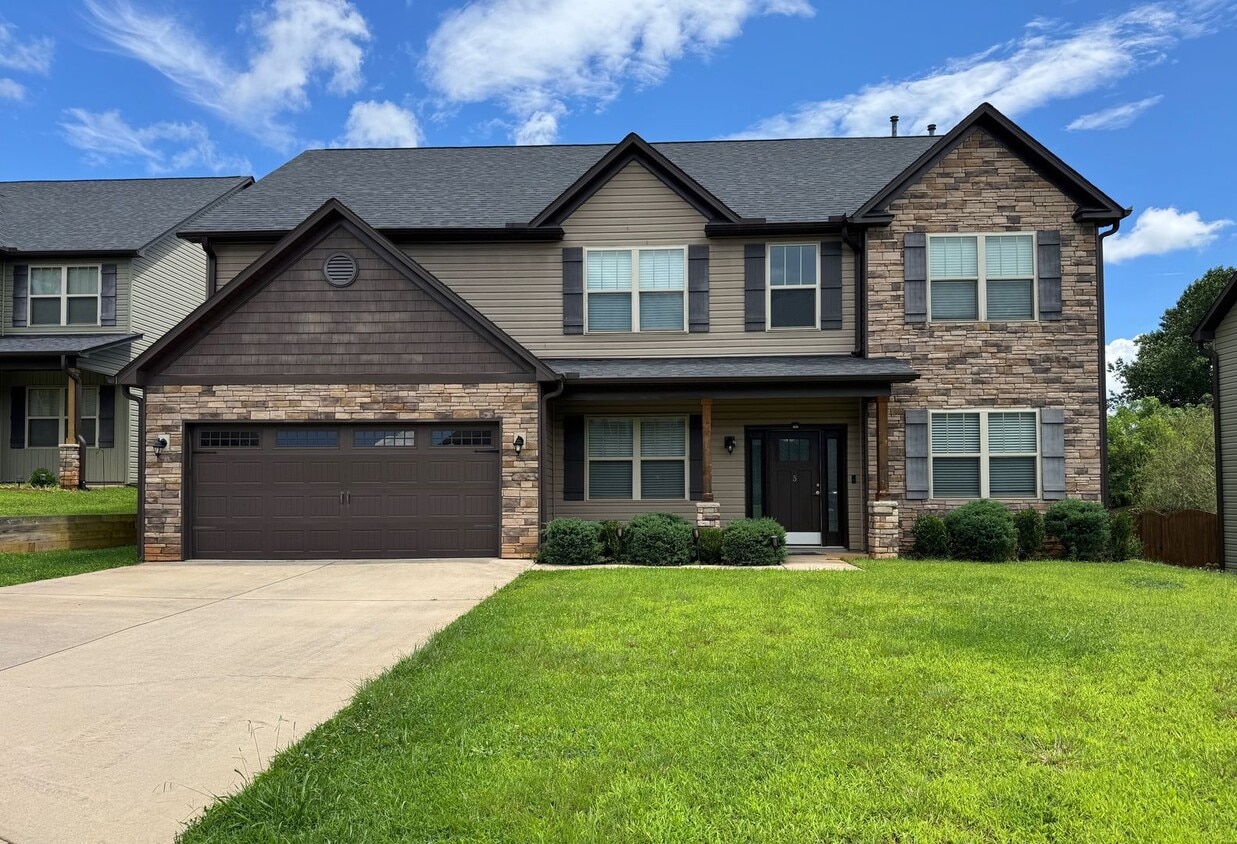 Primary Photo - South AVL - Beautiful, Spacious, Versatile...