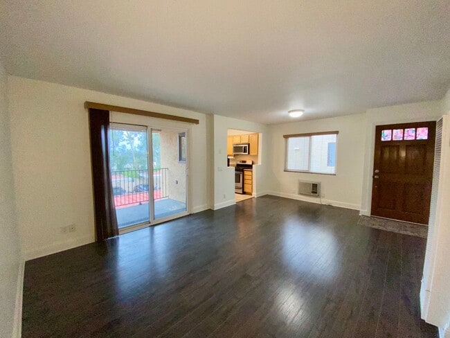 Building Photo - Spacious Two Bedroom featuring Ensuite Bathrooms! TWO ASSIGNED PARKING SPACES! Air Conditioning I...