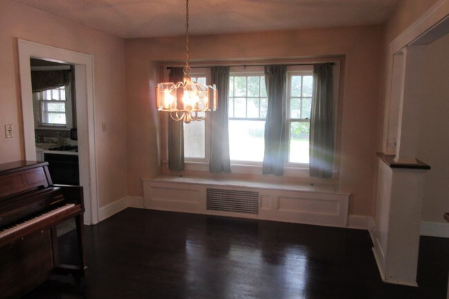 Building Photo - 2 br, 1 bath House - 2701 Cruft St