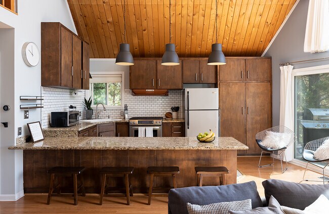 Open Concept Kitchen - 322 Fairway Dr