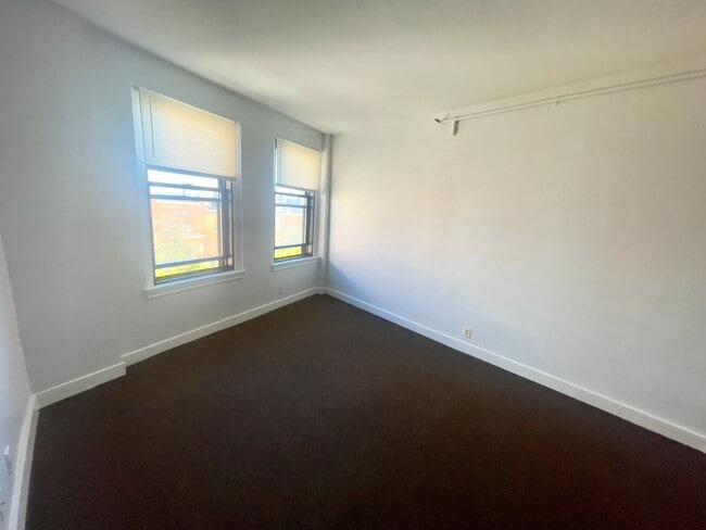Photo - No Fee 2bed / 1bath on Commonwealth Ave in... Apartment