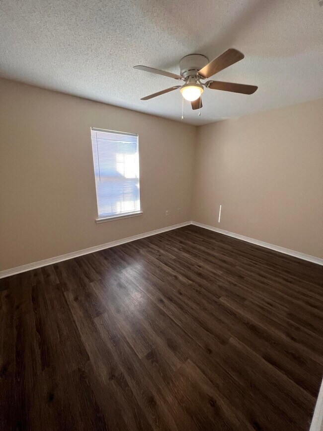 Building Photo - 120 Patton St