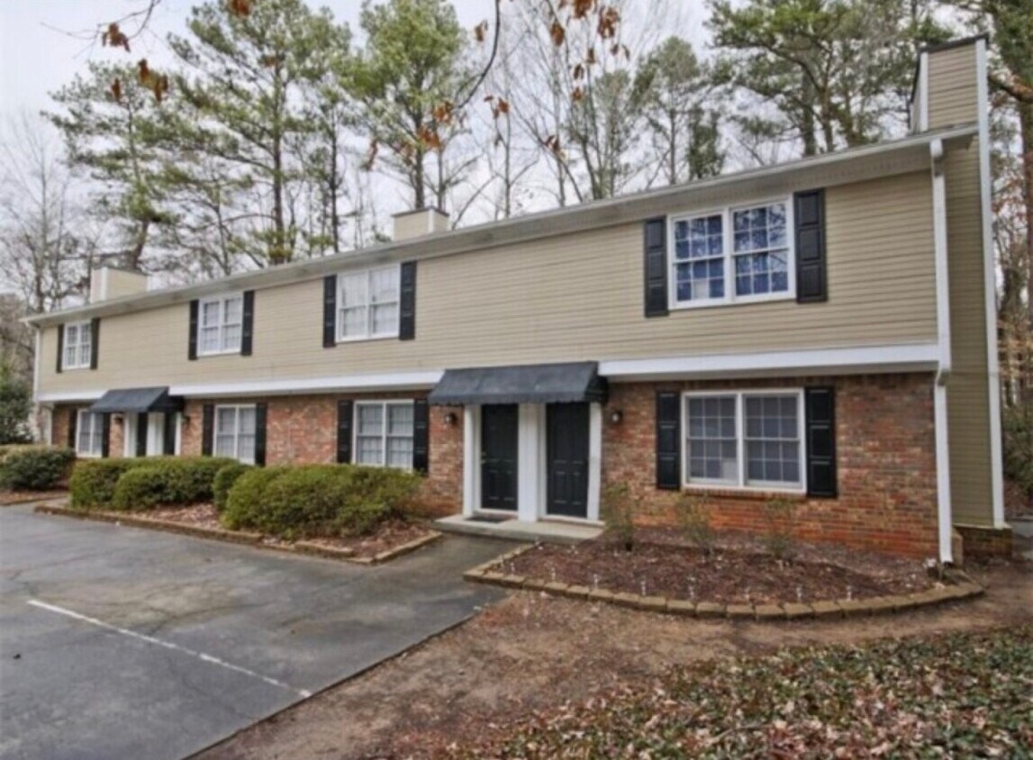 Primary Photo - 719 Burnt Creek Dr NW