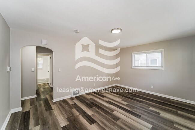 Building Photo - 5262 N 61st St