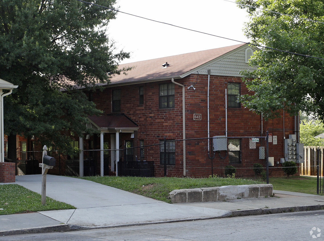 Primary Photo - 642 SW Cooper St